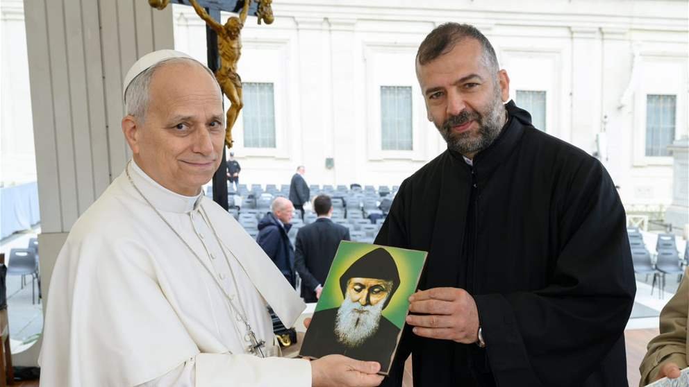 البابا يستقبل راهباً لبنانياً في الفاتيكان: دعوة إلى السلام ووقف الحرب في لبنان