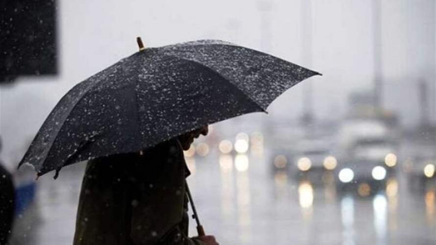 منخفض جوي يضرب اليوم وينحسر الاثنين: أمطار غزيرة وانخفاض في الحرارة