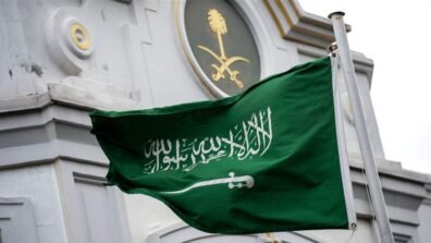 السعودية تأمر الملحق العسكري الإيراني و4 من موظفي السفارة بمغادرة البلاد