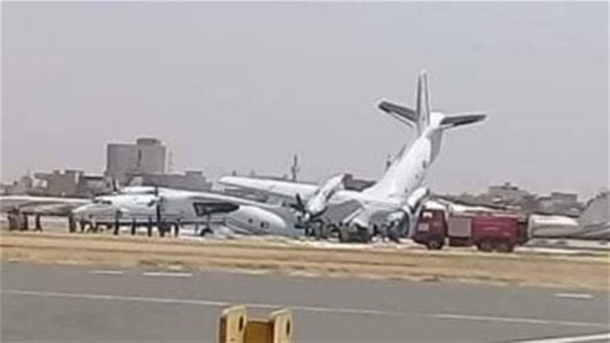 "حادث" بين طائرة ومركبة على مدرج في مطار لاغوارديا في نيويورك