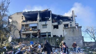 استهداف منزل في عين أبل ونجاة قاطنيه بأعجوبة (صور)