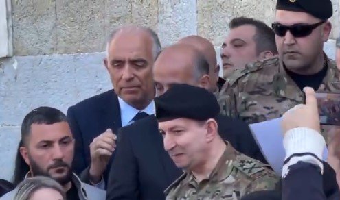 بالفيديو: قائد الجيش في القليعة