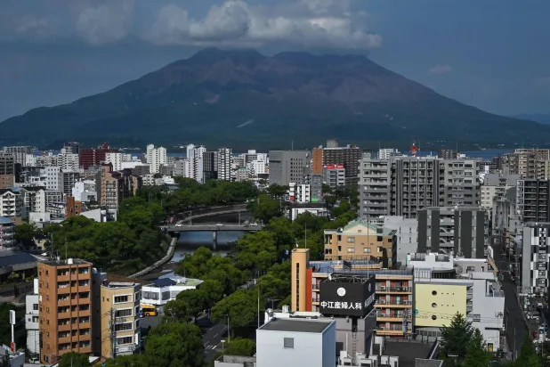 نشاط المصانع اليابانية يعود للنمو بعد انكماش دام 11 شهراً