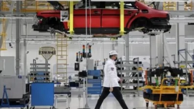 انكماش قطاع التصنيع الروسي بأسرع وتيرة منذ بداية العام في مارس