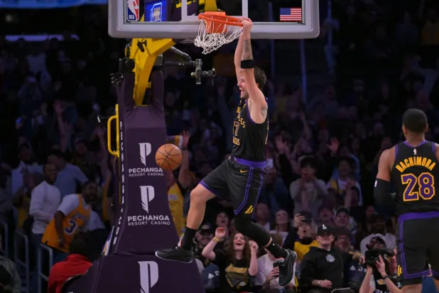 «إن بي إيه»: دونتشيتش العائد من الإيقاف يسجل 42 نقطة في سلة كليفلاند