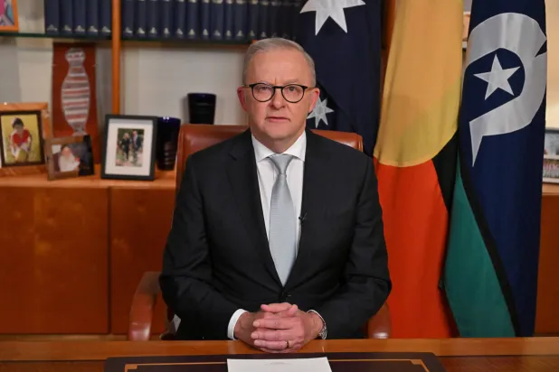 رئيس وزراء أستراليا يدعو المواطنين لاستخدام وسائل النقل العام بسبب «حرب إيران»