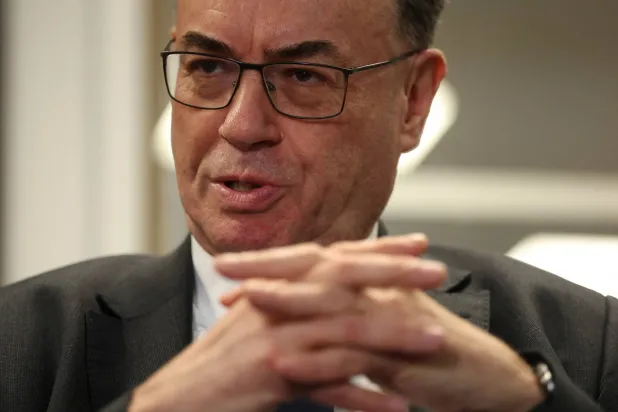 محافظ بنك إنجلترا: الأسواق لا تزال تبالغ في تقدير رفع الفائدة