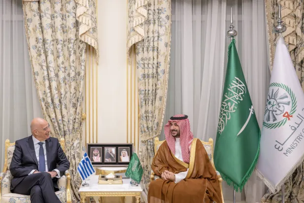 السعودية واليونان تبحثان تداعيات أوضاع المنطقة