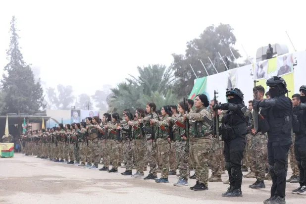 ​وفد من «وحدات حماية المرأة» يلتقي وزير الدفاع في دمشق