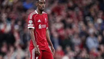 إيزاك يفاجئ ليفربول و«السويد» بالعودة إلى التدريبات