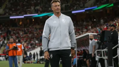 «الأخضر» ورينارد… حالة «عدم يقين» رغم نفي أنباء الرحيل