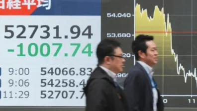 الأسواق العالمية تتراجع مع تمسك ترمب بخيار المواجهة ضد إيران