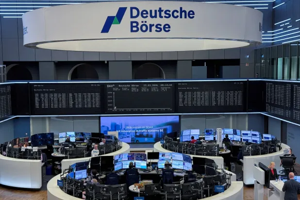 تهديد «ترمب» بتكثيف الضربات ضد إيران يهبط بالأسهم الأوروبية 1 %