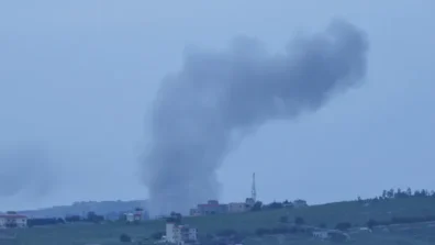 غارات إسرائيلية على جنوب لبنان وتبادل قصف عبر الحدود