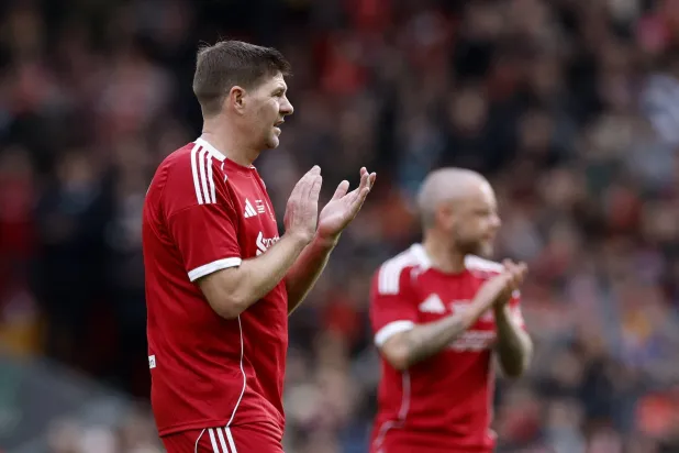 جيرارد: نصحت صلاح بعدم مغادرة ليفربول وسط الخلافات