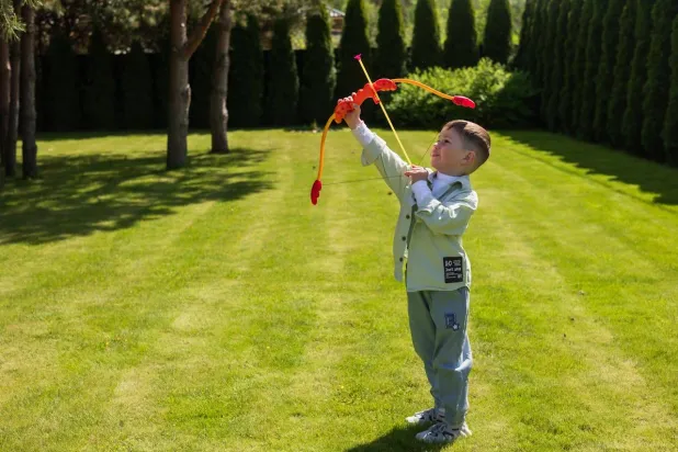 تؤسّس لشخصية قوية… 8 مهارات حياتية يكتسبها الأطفال في سن مبكرة