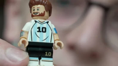 مبابي: ميسي «لاعب مختلف»