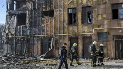 ضربات روسية على أوكرانيا تسفر عن مقتل شخصين وإصابة العشرات