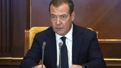 ميدفيديف يدعو لعدم «التسامح» مع سعي أوكرانيا للانضمام للاتحاد الأوروبي