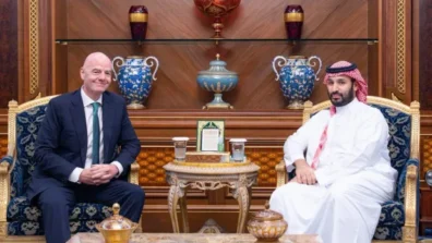 ولي العهد السعودي يلتقي رئيس الاتحاد الدولي لكرة القدم