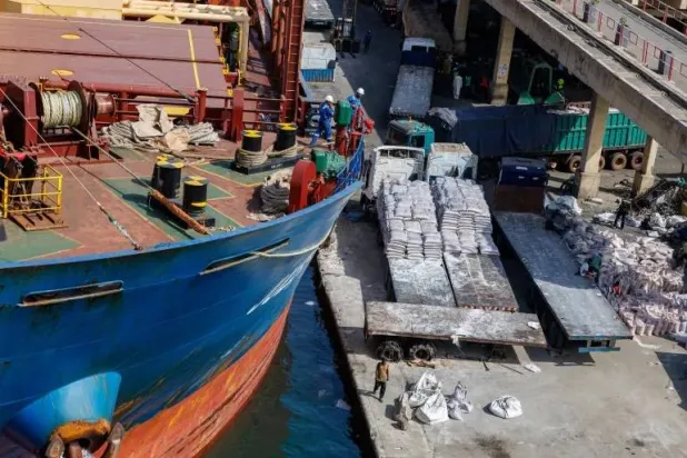 السنغال تحظر سفر مسؤولي الحكومة بسبب ارتفاع أسعار النفط