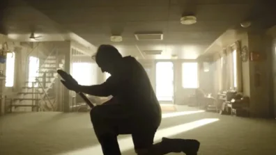 لقاء فريد بين نجمين لامعين… «حفّار» يجمع إيناريتو وتوم كروز