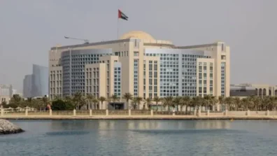 الإمارات تدين استهداف بعثتها في دمشق