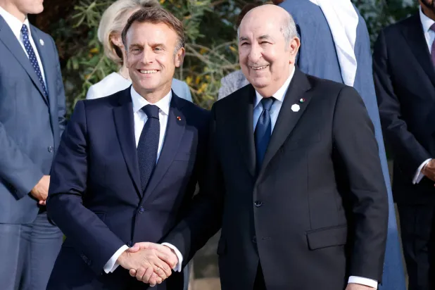 «إرهاب الدولة»… سابقة قضائية فرنسية تهدّد بنسف مسار التهدئة مع الجزائر