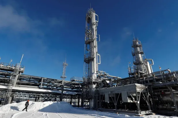 سلوفاكيا تدعو الاتحاد الأوروبي لرفع العقوبات عن النفط والغاز الروسيين