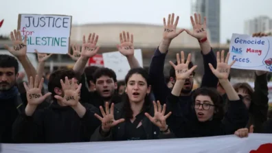 إسرائيليون يطالبون بإنهاء حروب إيران ولبنان وغزة (صور)