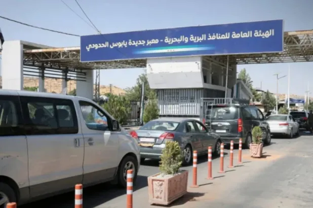 إنذار إسرائيلي بالقصف يغلق معبر «جديدة يابوس – المصنع» مع لبنان