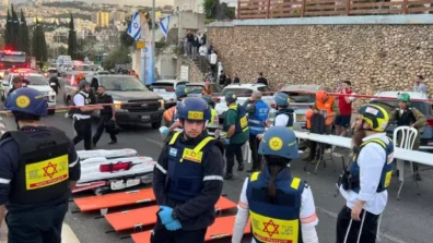 إصابات جراء إصابة صاروخ إيراني مبنى سكنيا في حيفا 