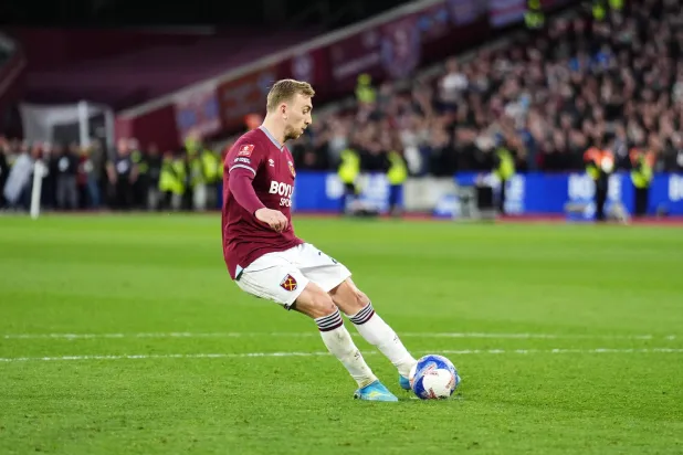 بوين لاعب وستهام يعتذر للجماهير بعد إهدار ضربة جزاء