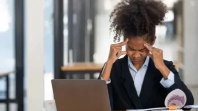 أهم أسباب الصداع المصحوب بألم في العين وطرق التعامل معه