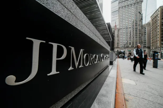 رئيس «جي بي مورغان»: الحرب قد تدفع التضخم وأسعار الفائدة إلى الارتفاع