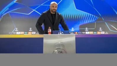 كومباني: مشاركة كين ستتحدد يوم المباراة