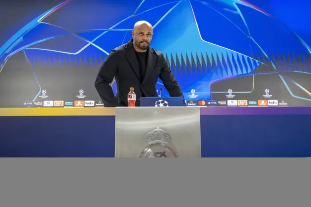 كومباني: مشاركة كين ستتحدد يوم المباراة