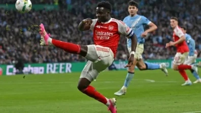 ساكا وتيمبر خارج تشكيلة آرسنال لمواجهة سبورتنغ