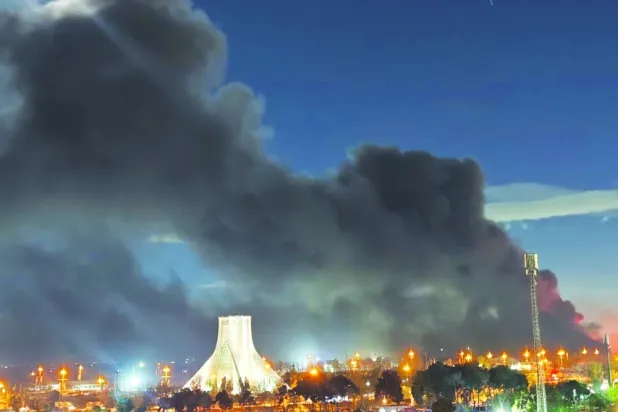 تكثيف استهداف إيران مع اقتراب نهاية المهلة