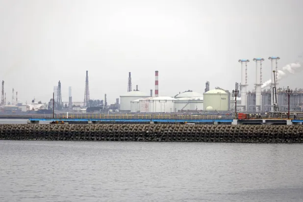 اليابان تبتكر طرقاً بديلة لتأمين النفط بعيداً عن هرمز