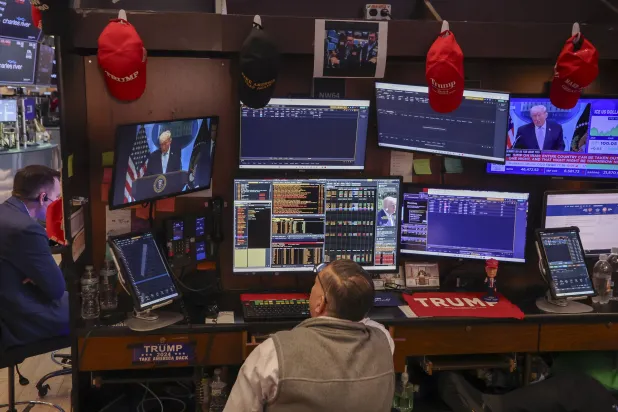 تراجع العقود الآجلة الأميركية مع ترقب ساعة الحسم بشأن إيران