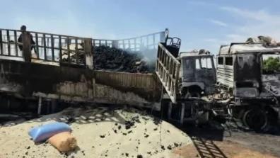 مقتل 10 أشخاص وتدمير 20 شاحنة جراء استهداف القوافل الإنسانية بالسودان