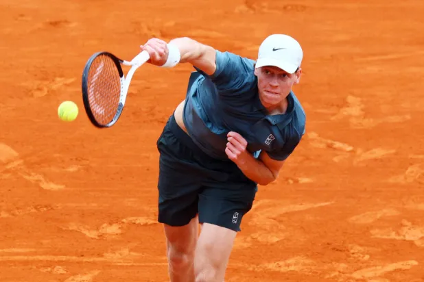 دورة مونتي كارلو: سينر يستهل مشواره بفوز ساحق على أومبير