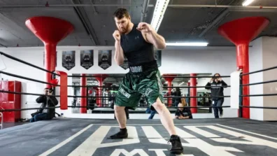 محمودوف: أثق في قدرتي على الفوز أمام أسطورة الملاكمة فيوري