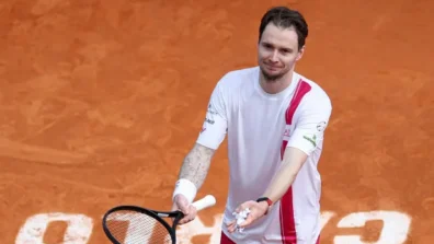 «دورة مونت كارلو»: بوبليك يطيح مونفيس ويتقدم