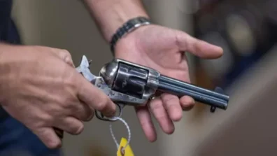 «صلصة خاطئة» تتحول إلى تهديد بالقتل… وسجن شاب في جنوب لندن