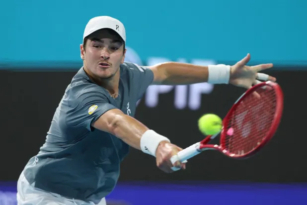 دورة مونت كارلو: فونسيكا يطيح ببيريتيني… ويحقق إنجازاً تاريخياً