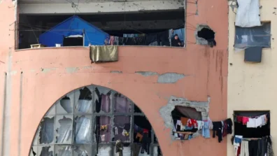 عصابة مسلحة مدعومة إسرائيلياً تحرق منازل في غزة