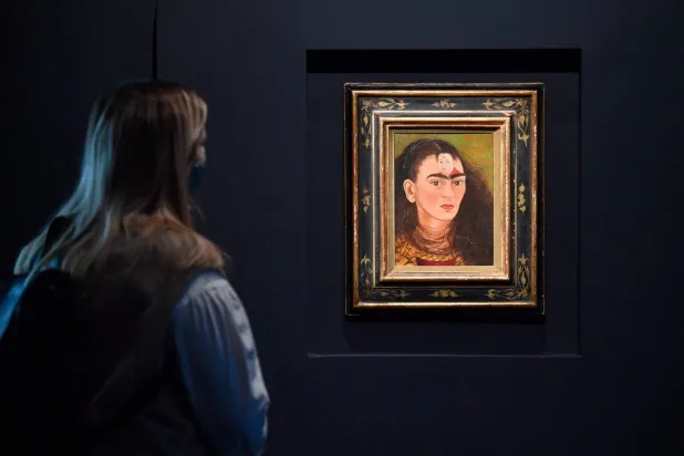 نقل مجموعة فريدا كاهلو الفنية إلى إسبانيا يثير احتجاجات في المكسيك