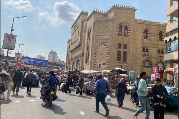 التضخم يتسارع في مصر ويدفع أسراً لمزيد من التقشف